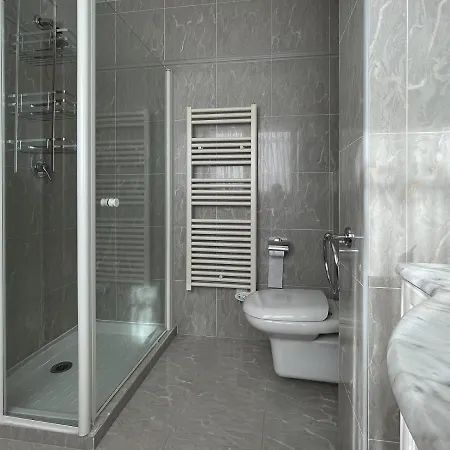 L'ensoleillee Vue Panoramique Mer, 250 M De La Et Du Centre Lejlighed Menton