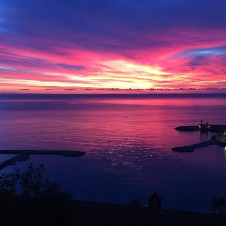 Appartement L'ensoleillée Vue Panoramique Mer, 250 M De La Et Du Centre Menton