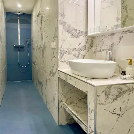 L'ensoleillée Vue Panoramique Mer, 250 M De La Et Du Centre *