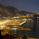 L'ensoleillee Vue Panoramique Mer, 250 M De La Et Du Centre Lägenhet *