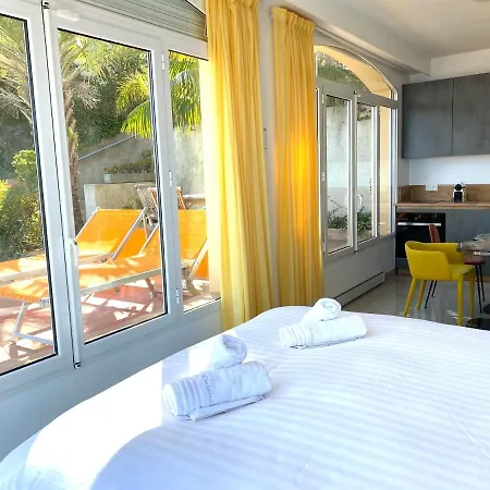 L'ensoleillee Vue Panoramique Mer, 250 M De La Et Du Centre Апартаменти *