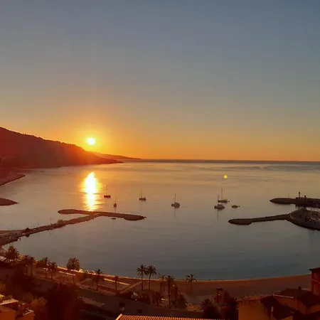 L'ensoleillee Vue Panoramique Mer, 250 M De La Et Du Centre * Мантон