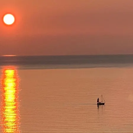 Апартаменти L'ensoleillee Vue Panoramique Mer, 250 M De La Et Du Centre *