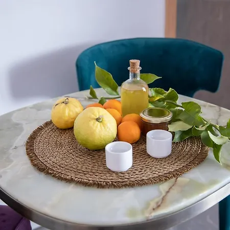 Апартаменти L'ensoleillee Vue Panoramique Mer, 250 M De La Et Du Centre Мантон