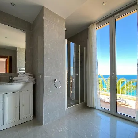 L'ensoleillee Vue Panoramique Mer, 250 M De La Et Du Centre Апартаменти Мантон