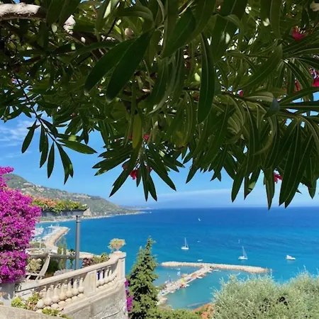 L'ensoleillee Vue Panoramique Mer, 250 M De La Et Du Centre *