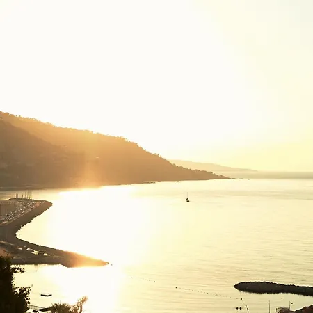 Lägenhet L'ensoleillee Vue Panoramique Mer, 250 M De La Et Du Centre *