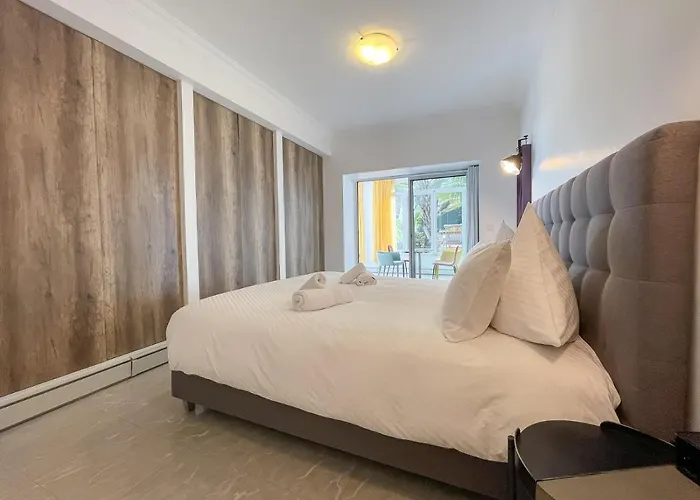 L'ensoleillee Vue Panoramique Mer, 250 M De La Et Du Centre Lägenhet *