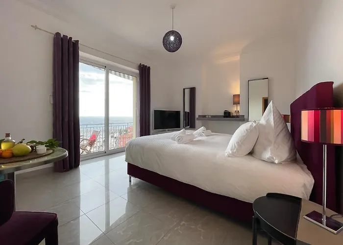 L'ensoleillee Vue Panoramique Mer, 250 M De La Et Du Centre Apartmán Menton