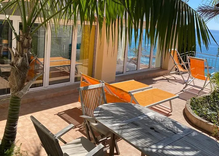 L'ensoleillee Vue Panoramique Mer, 250 M De La Et Du Centre * Menton