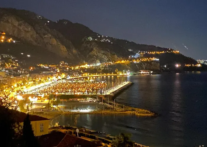 L'ensoleillee Vue Panoramique Mer, 250 M De La Et Du Centre Apartmán *