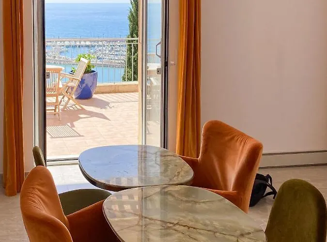 L'ensoleillee Vue Panoramique Mer, 250 M De La Et Du Centre Apartmán