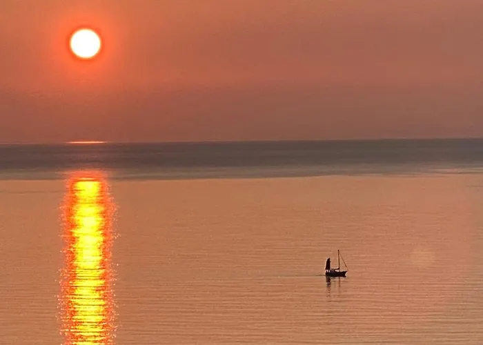 Apartmán L'ensoleillee Vue Panoramique Mer, 250 M De La Et Du Centre *