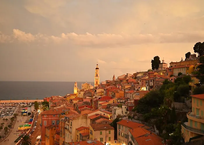 L'ensoleillee Vue Panoramique Mer, 250 M De La Et Du Centre Apartamento Menton