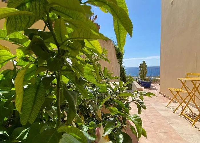 L'ensoleillee Vue Panoramique Mer, 250 M De La Et Du Centre Lägenhet