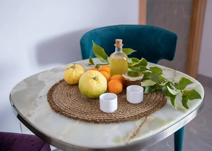 Apartamento L'ensoleillee Vue Panoramique Mer, 250 M De La Et Du Centre Menton