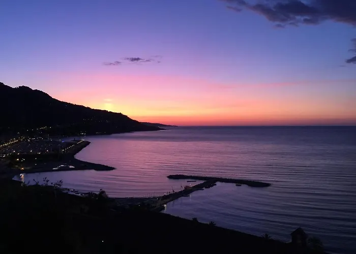 Apartamento L'ensoleillee Vue Panoramique Mer, 250 M De La Et Du Centre Menton