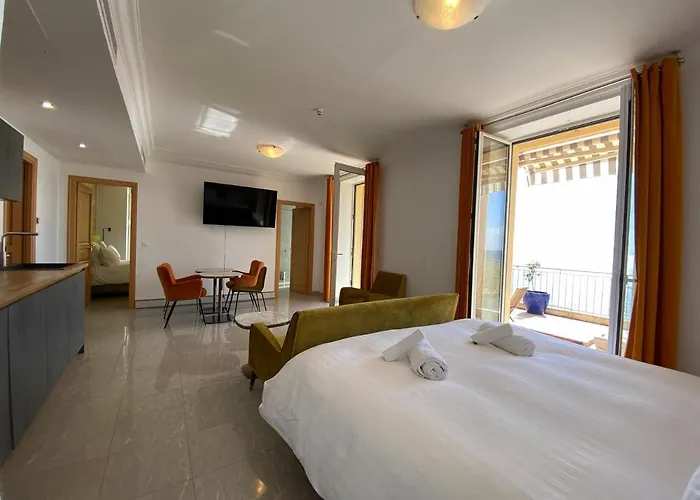 L'ensoleillee Vue Panoramique Mer, 250 M De La Et Du Centre *