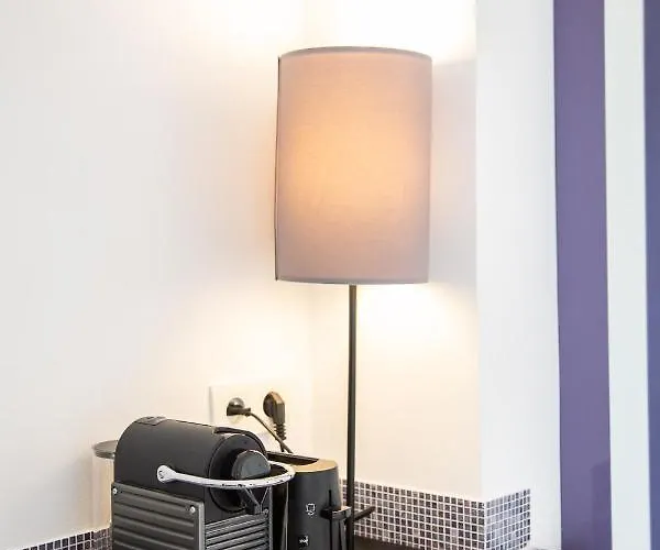 L'ensoleillee Vue Panoramique Mer, 250 M De La Et Du Centre Apartamento Menton