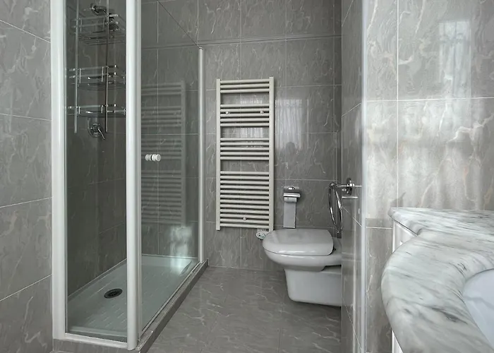 L'ensoleillee Vue Panoramique Mer, 250 M De La Et Du Centre Lägenhet Menton