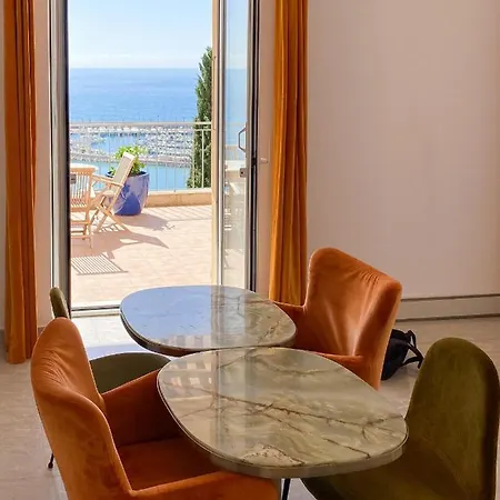 L'ensoleillée Vue Panoramique Mer, 250 M De La Et Du Centre Appartement