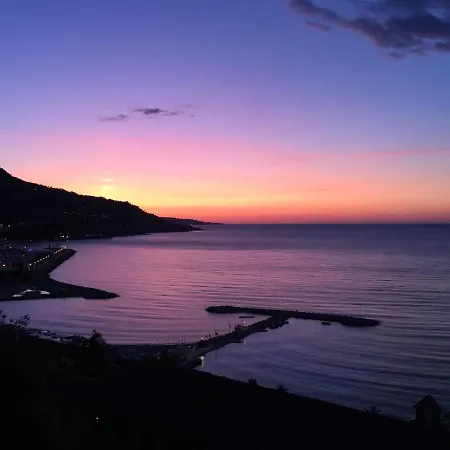 Appartement L'ensoleillée Vue Panoramique Mer, 250 M De La Et Du Centre Menton